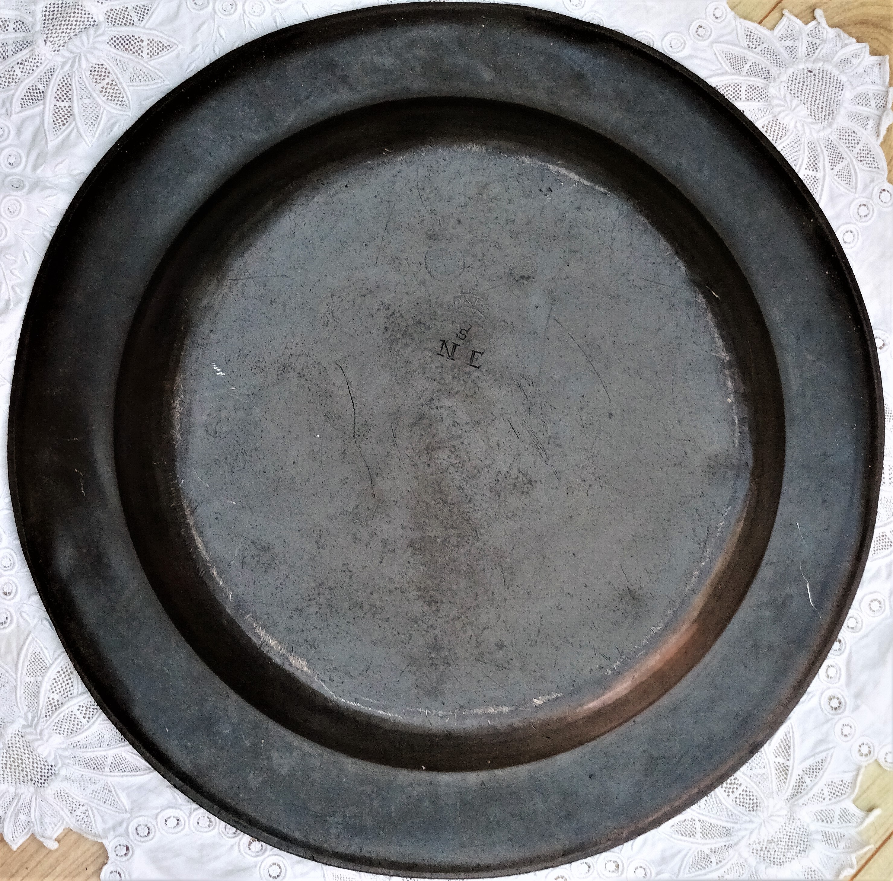 Antique English Georgian Pewter Dish / Charger - Image 3